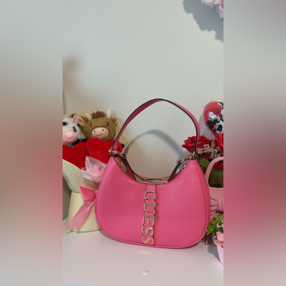 Pink guess shoulder bag new without tags NWOT